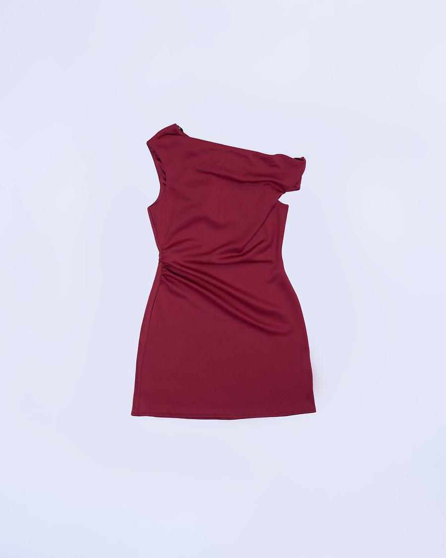 Robe satinée épaules nues