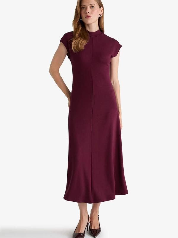 Robe Longue Col Montant Manches Courtes