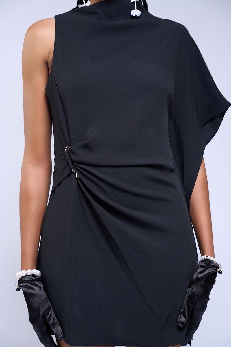 Mini robe épaule dénudée