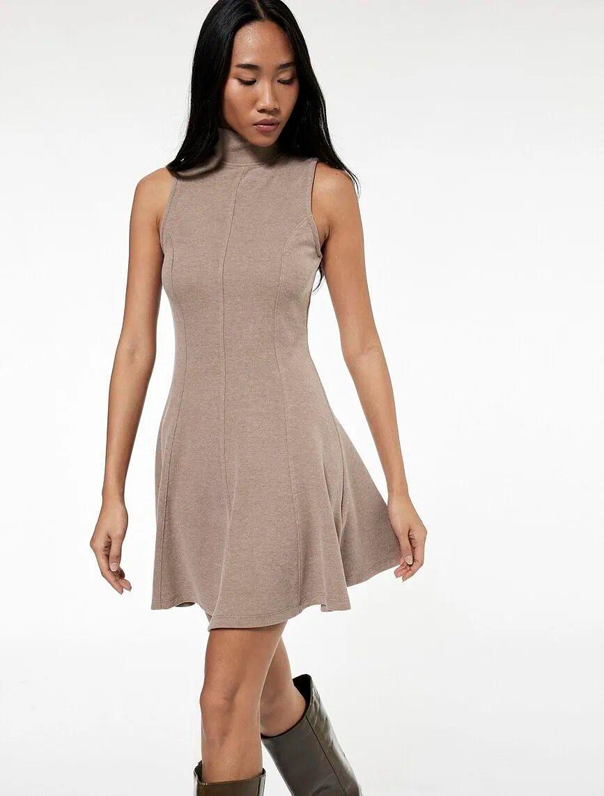Robe Patineuse Col Montant